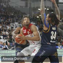 Olimpia, è il giorno del primo derby: debutto al Forum, c'è Brescia