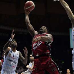 Milano fa 5 su 5 in Serie A: Fortitudo domata nella ripresa