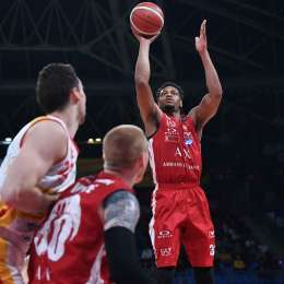 Milano, che fatica a Pesaro! Rodriguez la risolve nel finale