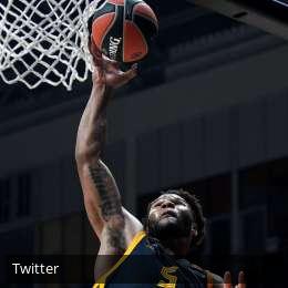 Russell si allontana da Treviso, Booker prolunga con il Khimki