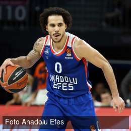 Un Larkin mostruoso trascina l'Efes, vincono anche Real Madrid e CSKA