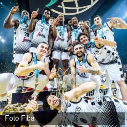 Come sta il basket italiano tra trionfi di coppa ed i fallimenti dei club