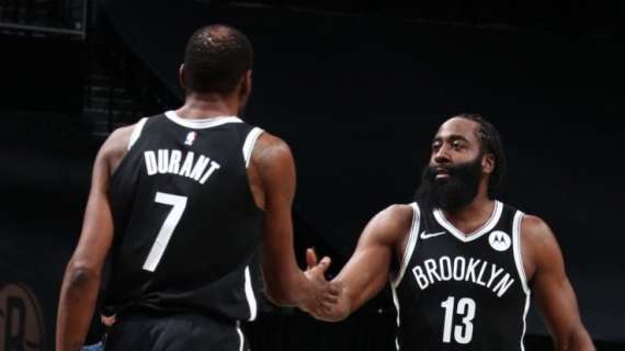 I Nets piegano i Bucks, Curry beffa i Lakers in volata