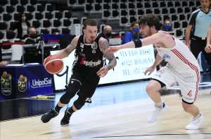La Virtus Segafredo Bologna con la coppia Abass-Adams batte Trieste