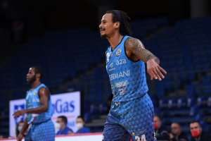La giornata di Serie A si apre con due anticipi: spicca Brescia-Virtus